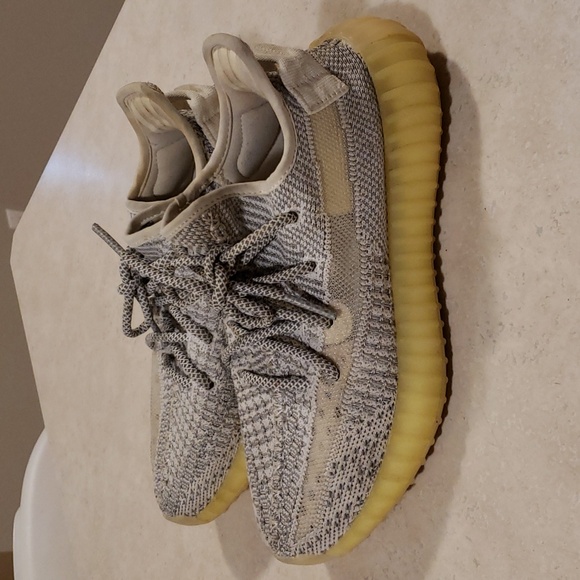 Yeezy Boost Sneakers Size 7M 6/6.5W - Picture 4 of 8